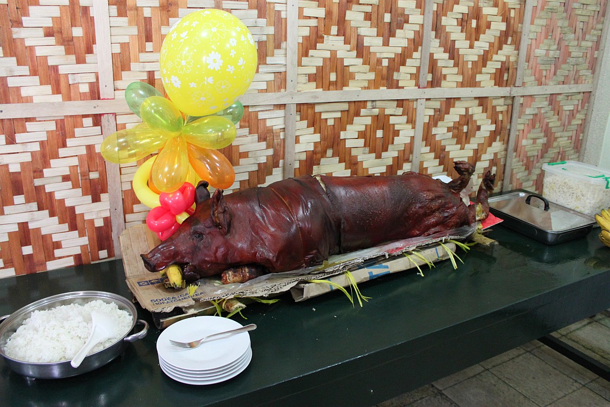 Extra Large Lechon Pig – Estimated No. of People: 45-55